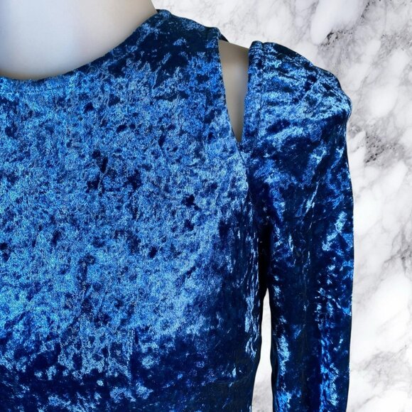 H:ours Rea Midi Dress in Navy - Picture 6 of 12